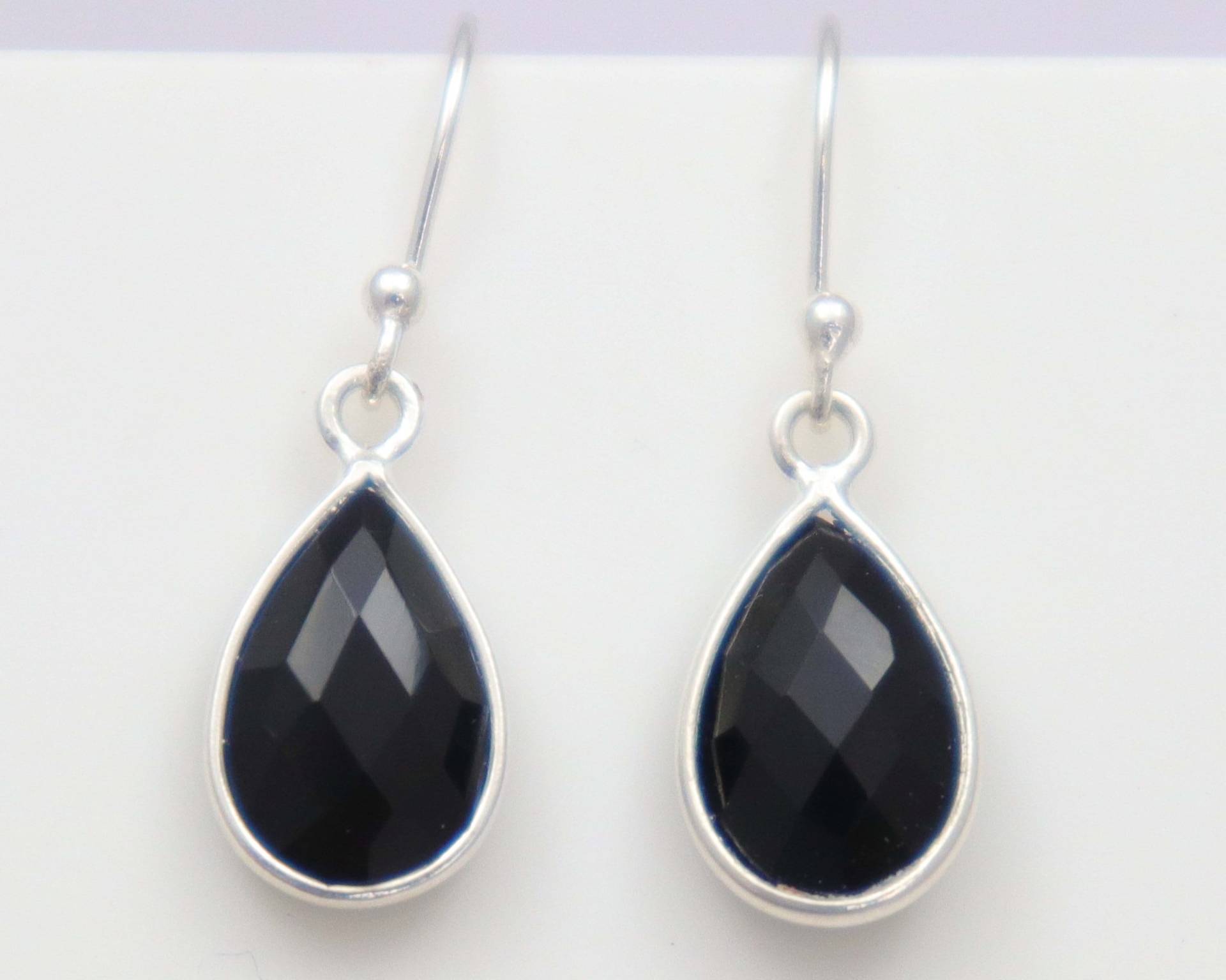 Schwarzer Onyx Pear Ohrringe Handgemachte Sterling Silber Schmuck von UGJEWELLERS