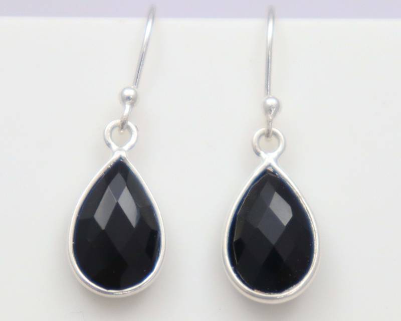 Schwarzer Onyx Pear Ohrringe Handgemachte Sterling Silber Schmuck von UGJEWELLERS