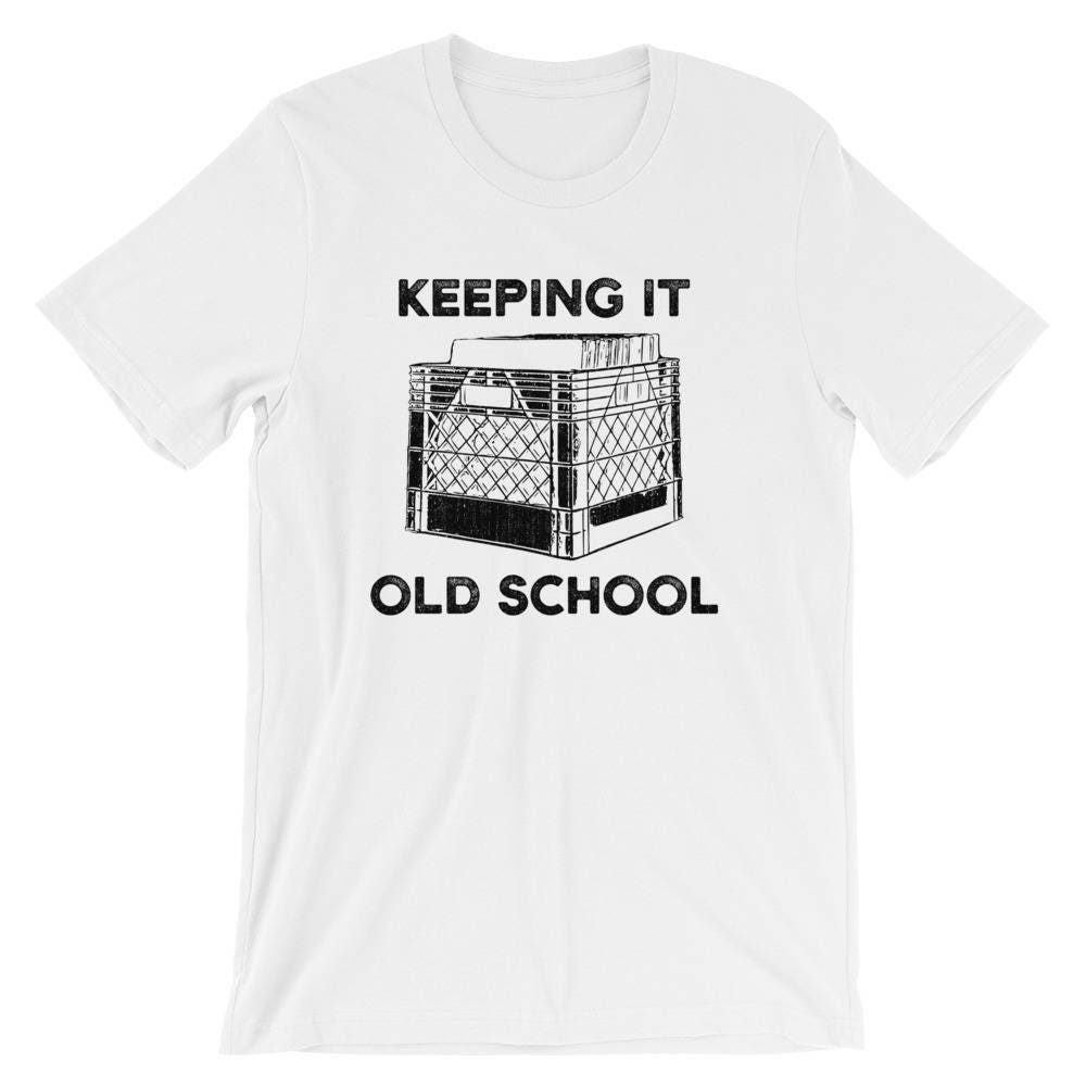 Halten Sie Es Old School Vinyl Schallplatte Sammlung Kurzarm Unisex T-Shirt Vintage Rekord Kiste Halten Sie Es Old School Vinyl Schallplatte Sammlung Kurzarm Unisex T-Shirt Vintage Rekord Kiste von UGRCollection