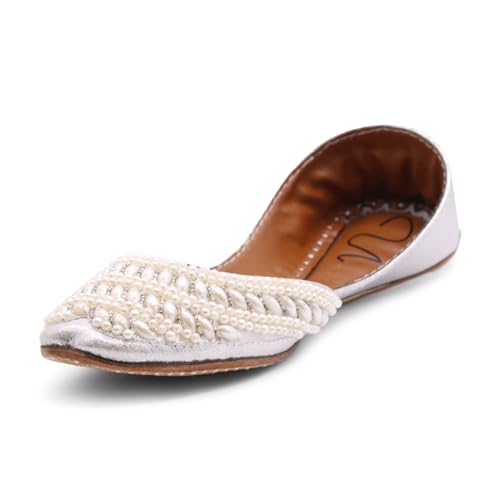 UJAALA Damen Hochzeit Khussa Indische Hochzeit Jutti Mojari Desi Flats, Weiss/opulenter Garten, 40.5 EU von UJAALA