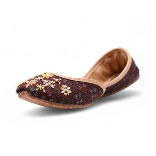 UJAALA Damen Traditionelle handgefertigte Jutti Khussa, Dunkelbraun - 1, 38.5 EU UJAALA Damen Traditionelle handgefertigte Jutti Khussa, Dunkelbraun - 1, 38.5 EU von UJAALA