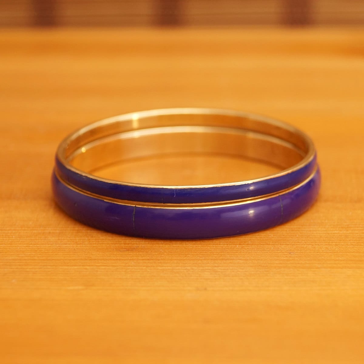 Messing Und Kunststoff Armband Set || 2 Vintage Armbänder Mit Schlichtem Blauem Außendesign von UKAmobile