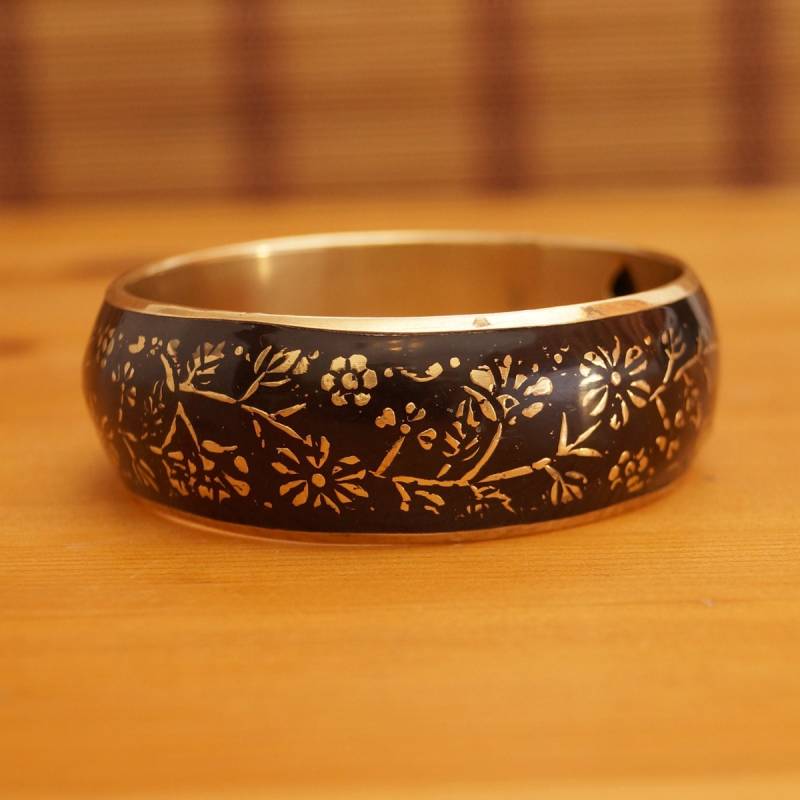 Messing Und Kunststoff Armreif Mit Schwarz Farbe Blumenmuster || Jahrgang Messing Und Kunststoff Armreif Mit Schwarz Farbe Blumenmuster || Jahrgang von UKAmobile