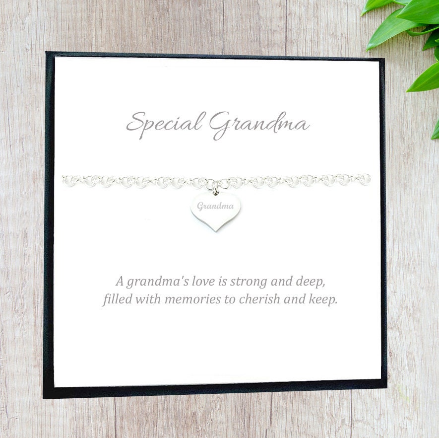 Oma Gravierte Herz Link Armband, Geschenk Für Oma, Personalisiertes Geschenk, Von Enkelkindern, Nachricht Schmuck von UKCharmedJewellery