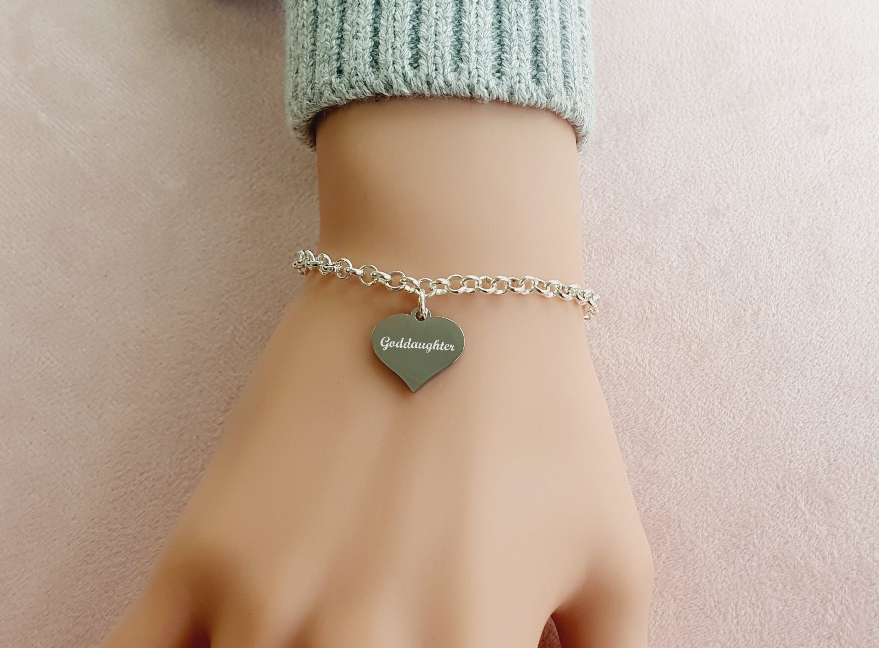 Patenkind Personalisiertes Graviertes Herz-Charm-Glieder-Armband Für Mädchen Und Frauen von UKCharmedJewellery