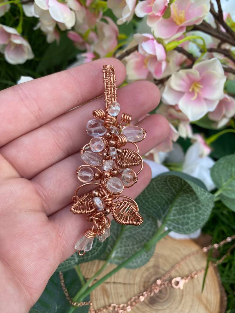 Rankenblatt Halskette - Rosenquarz Edelstein Draht Gewickelter Blatt Anhänger Kupferdraht Schmuck von UKGemstoned