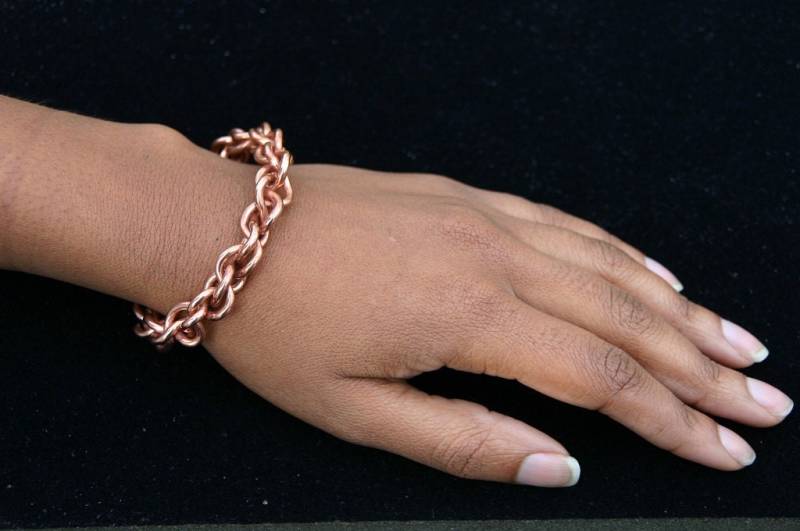 Neue Und Verbesserte Kupfer Liebe Knoten Armband Armreif Manschette Natürliche Schmuck von ULoveJewelry