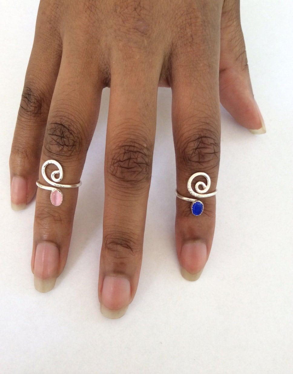 Pink Oder Blaues Katzenauge Med Ring Nach Wahl Der Farben von ULoveJewelry