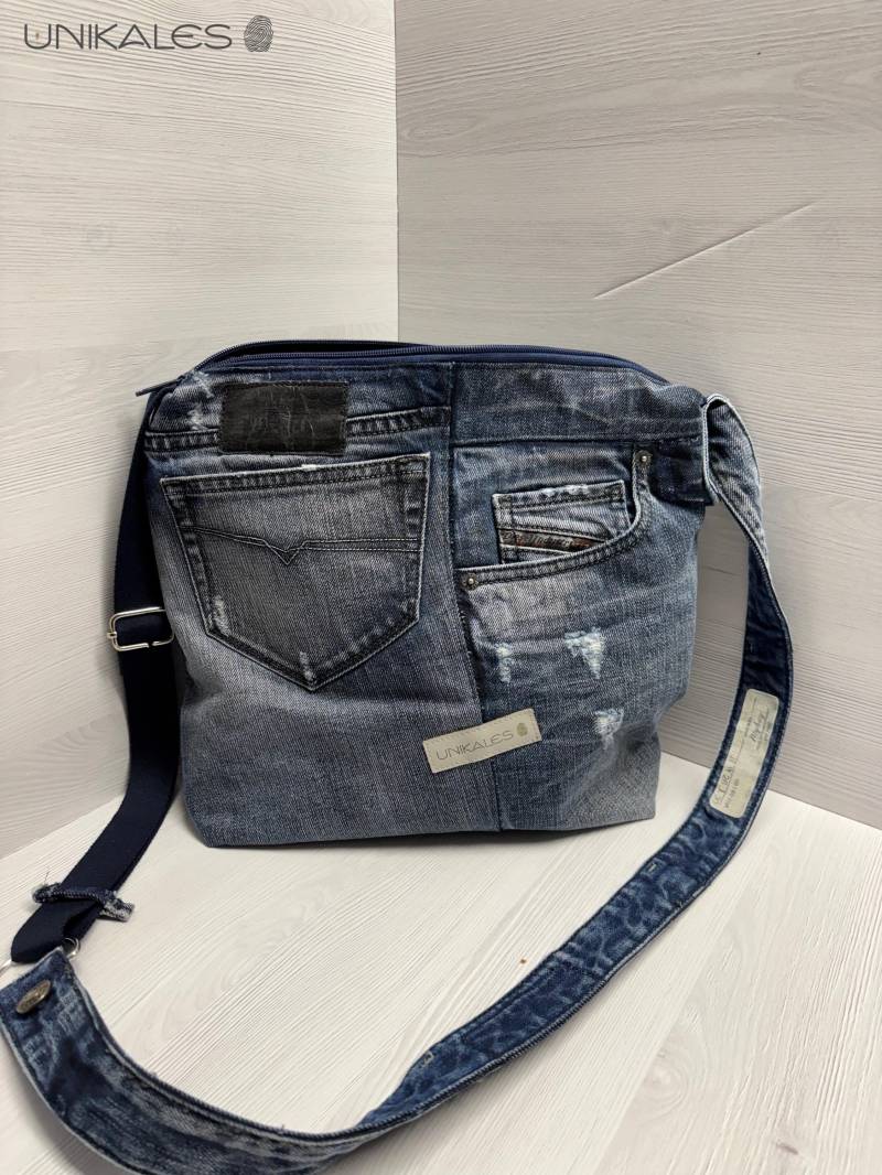 Vintagetasche Aus Diesel Jeans Recyclingtasche Upcyclingtasche Handgearbeitet Einzelstück Unikat Tasche Genderneutral von UNIKALES