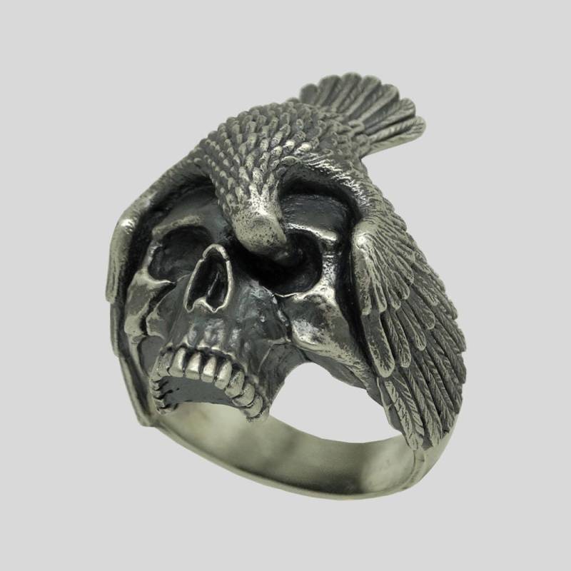 "Handgefertigter Totenkopf Und Rabenvogel "Memento Mori" Gothic Biker Ring Aus Sterlingsilber 925." von UNIQABLEart
