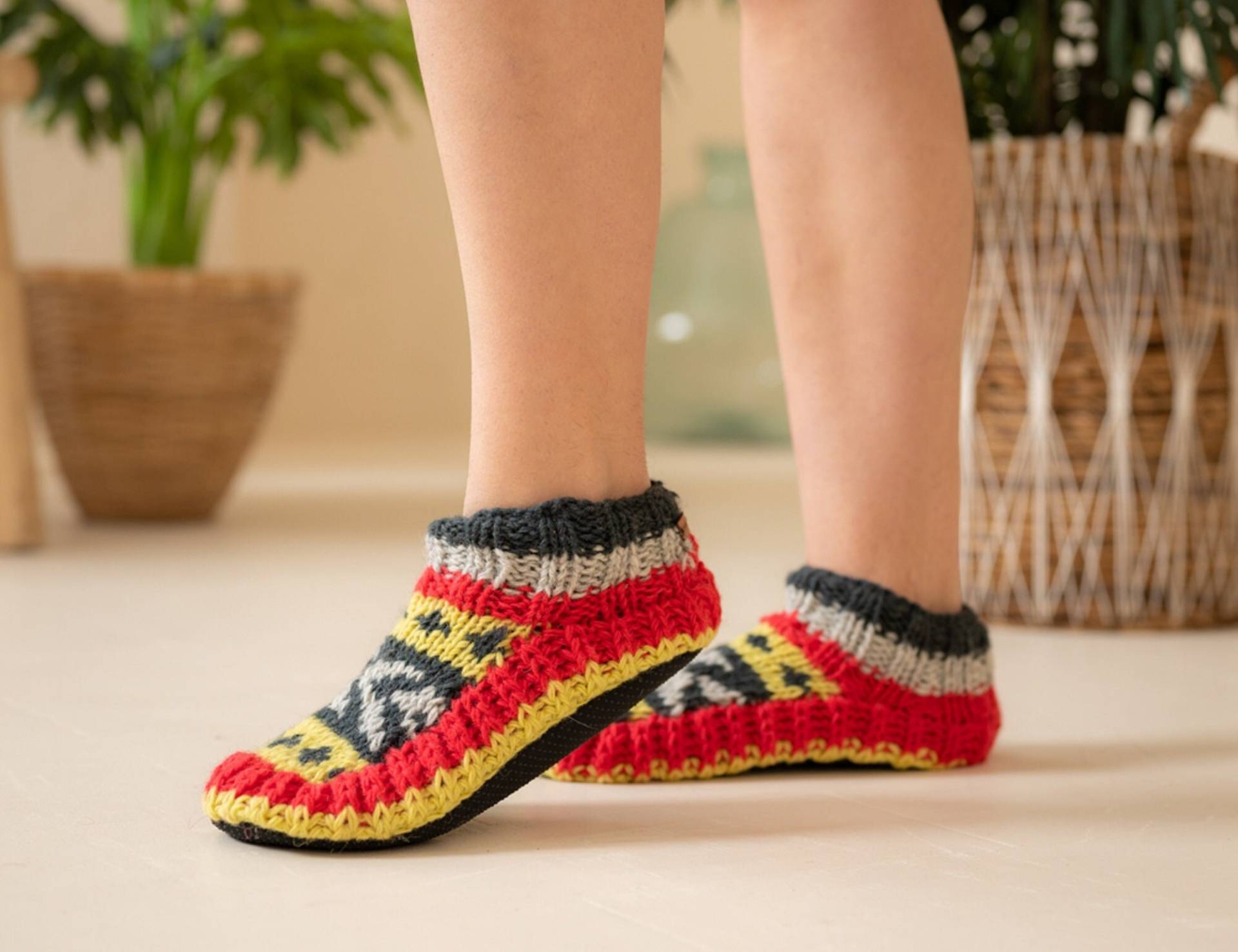 Süße Socken Hausschuhe Handgestrickt Mit Yak Wolle | Rutschfeste Sohle Fuzzy Stiefel Weiche Aus Für Männer & Frauen von UNIQSHOPPERS