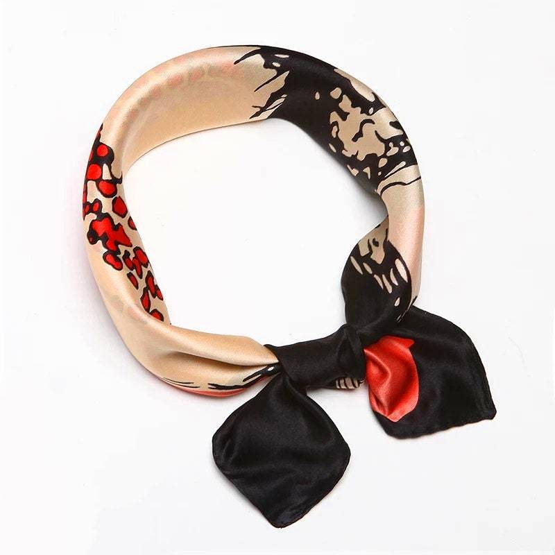 Charmante Dame-Kleine Quadrat Maulbeer Seidenschal von UNIQUE4u2Inc