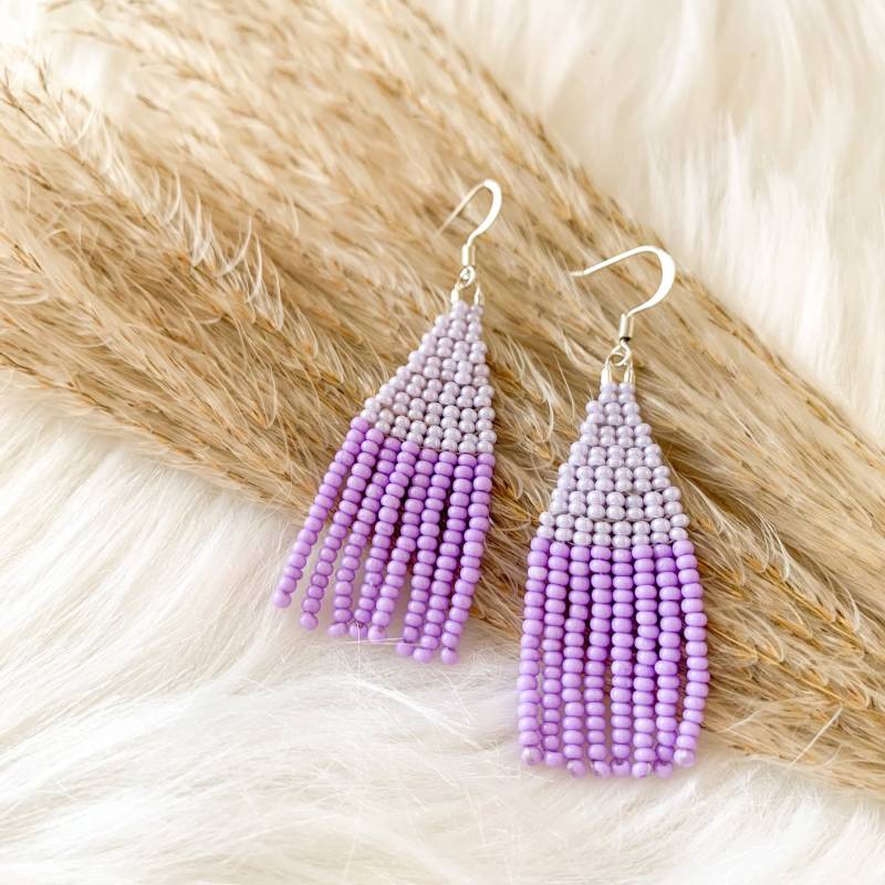 Lila Color Block Perlen Fransen Ohrringe, Vergoldet von UNIQbyAlby