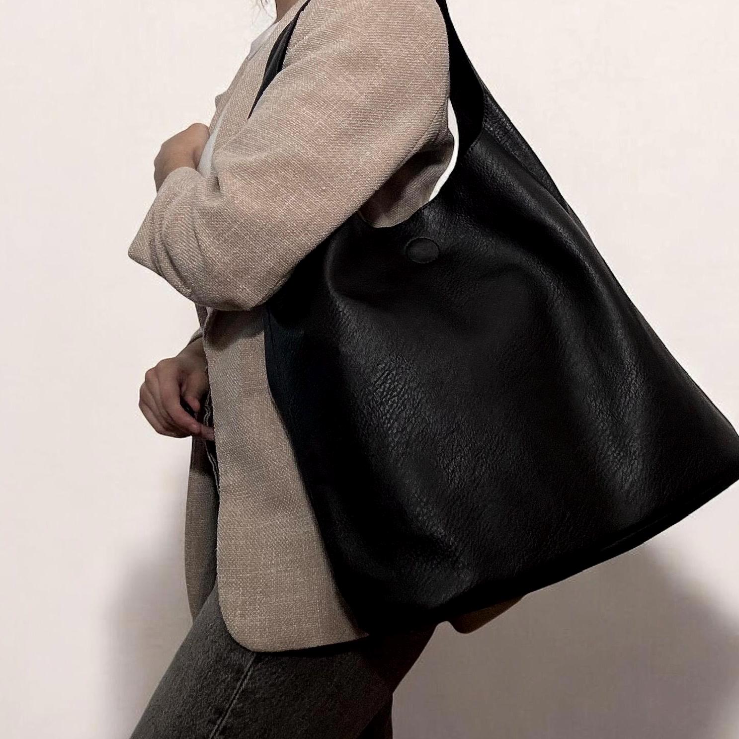 Weiche Vegan Leder Einkaufstasche Für Frauen, Frauen Schultertasche, Slouchy Hobo Bag Handtasche, Shopper, Geldbörse, Tote Bag, Schwarz von UNIQtaschen