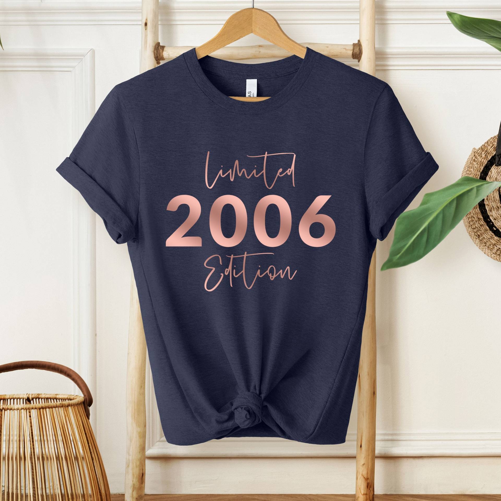 18.geburtstag Geschenk Mädchen, Shirt, T-Shirt von UNODESIGNSUK