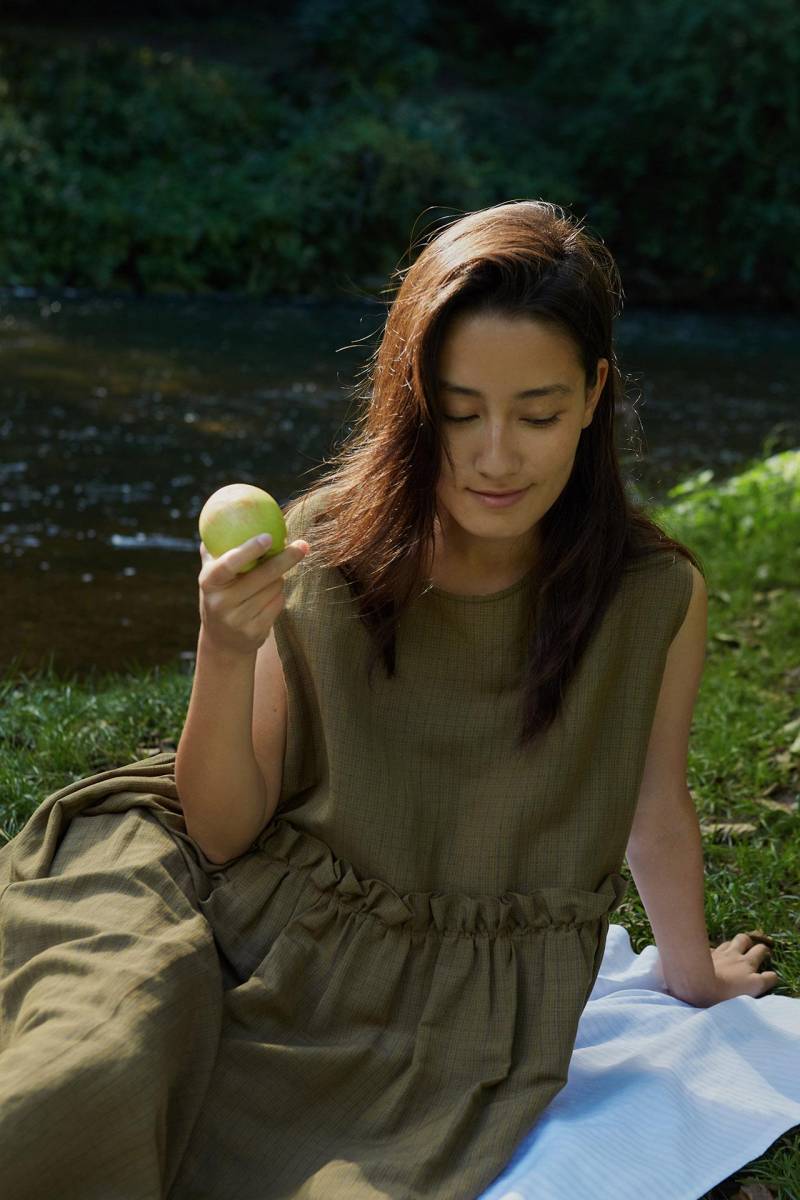 Lockere Silhouette Langes Kleid Für Frauen, Oversize-Leinenkleid, Strukturiertes Leinenkleid Mit Zwei Taschen Und Rüschen von UNTAL