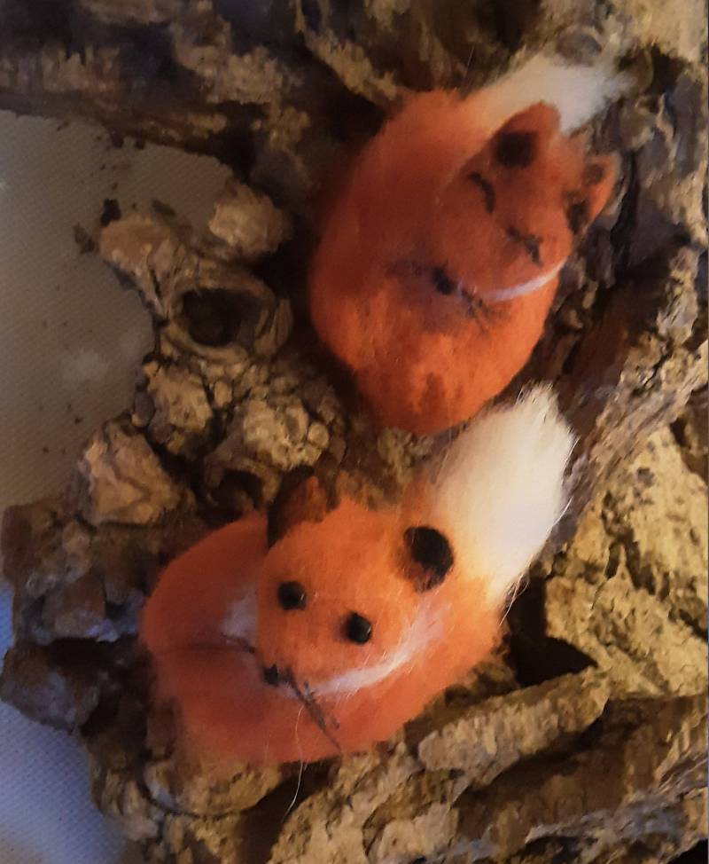 Brosche Fuchs, Fuchs Schlafend von UPARTIGSCHOEN