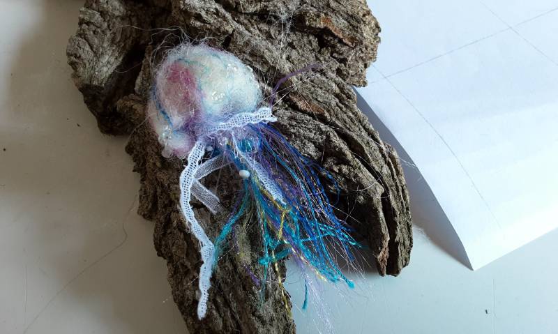 Brosche Meduse /Qualle von UPARTIGSCHOEN