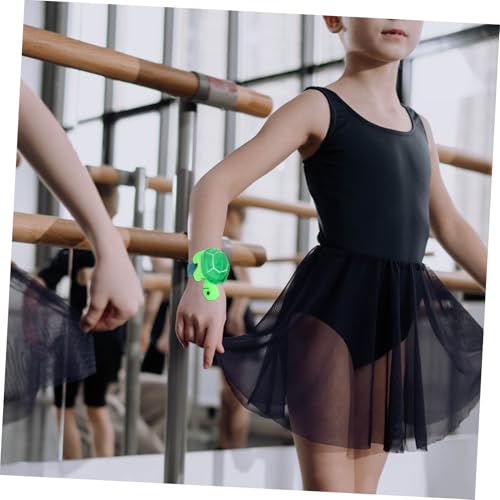 UPKOCH Plüsch Schlagarmband Kuscheltier Armband für Weiches Leichtes Snap Armband mit Niedlichem Tierdesign Sicher und Kompakt als oder Klassenzimmerpreis Grün von UPKOCH