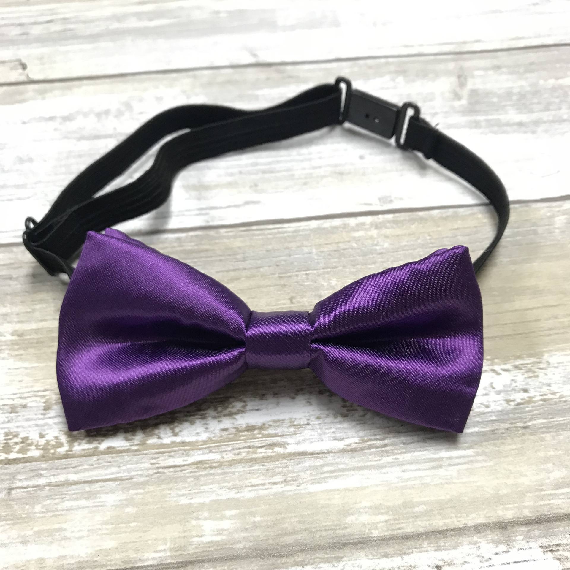 Kinder Fliege Solide Neon Lila | Vorgebundene Schleife Jungen Mädchen Und Kleinkind Größe Verstellbar | Passt Im Alter Von 1-8 von UPUPAWAYJT