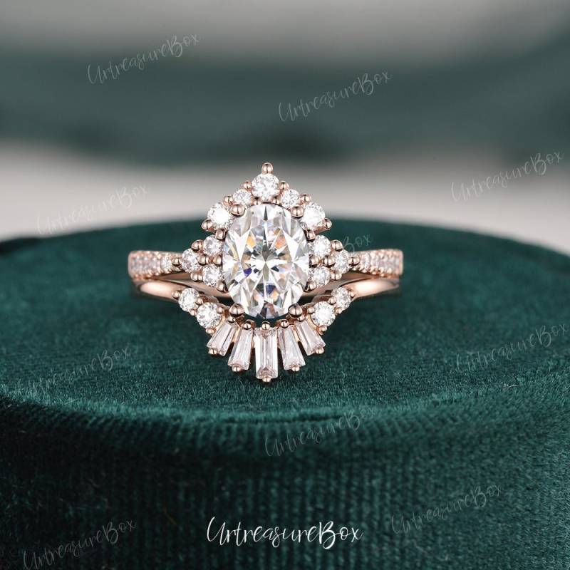 1.5Ct Oval Geschliffener Moissanit Verlobungsring Set Rosegold Frauen Vintage Baguette Cz Stapelring Art Deco Versprechen Ring von URTreasureBox