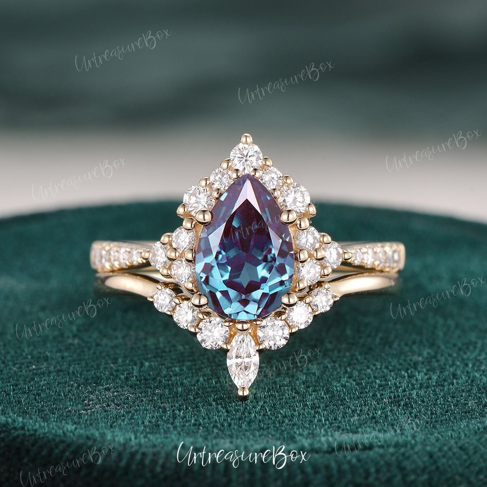 Lab Created Alexandrit Verlobungsring Sets Roségold Pear Cut Brautset Farbveränderungen Vintage Ring Diamant Cluster Juni Geburtsstein von URTreasureBox