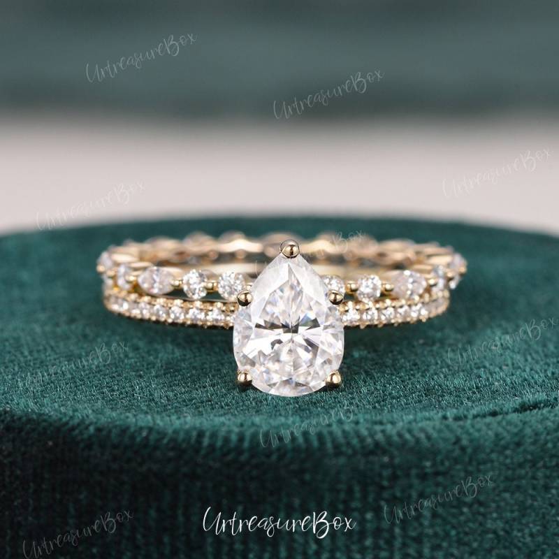 Pear Shaped Moissanit Verlobungsring Set Gelbgold Braut Marquise Ehering Frauen Vintage Eternity Solitär Ring von URTreasureBox