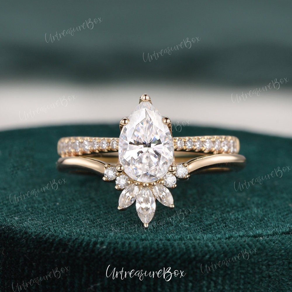 Rosegold Birnenförmiger Moissanit Verlobungsring Set Frauen Krone Solitär Ring Konisch Band Diamant Ehering Versprechen Geschenk Für Sie von URTreasureBox