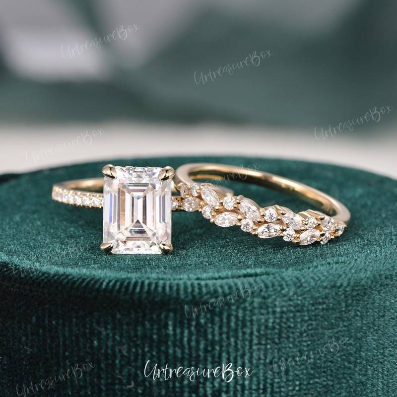 Versteckter Heiligenschein 2.5Ct Moissanite Verlobungsring Set Vintage Braut Rose Gold Vine Stacking Solitaire Ring Blatt Ehering von URTreasureBox