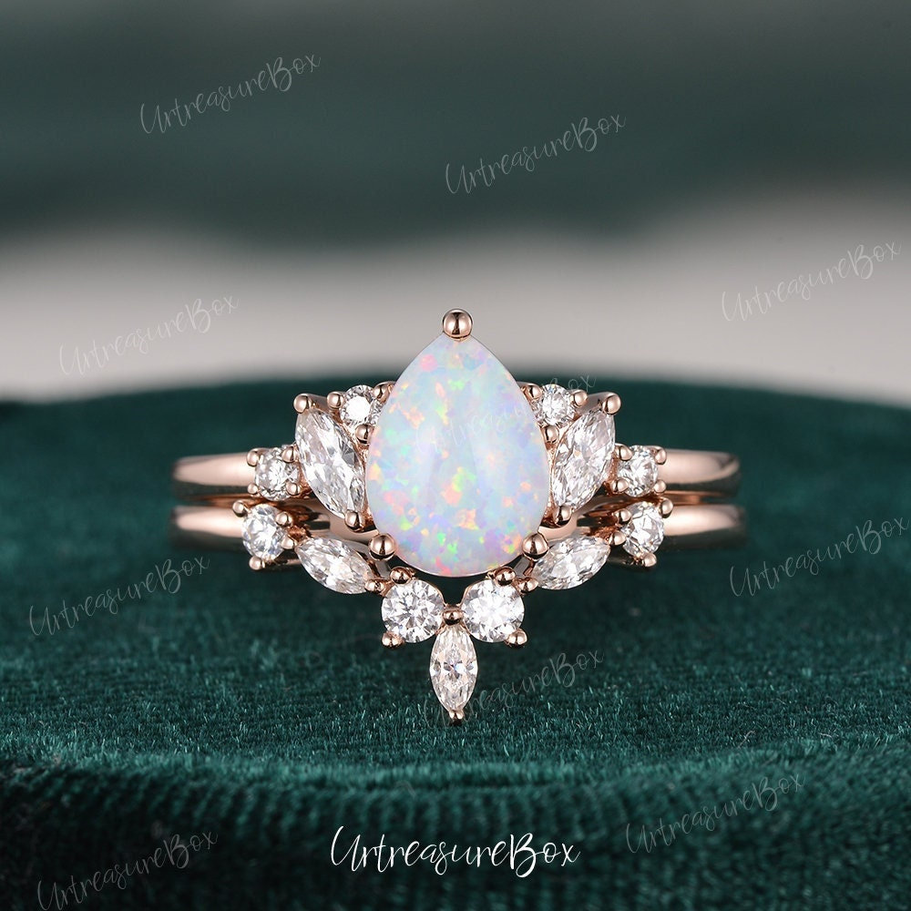 Vintage Pear Cut Opal Verlobungsring Set Cluster Lab Feuer Braut Rose Gold Frauen Unikat Marquise Hochzeit Brautring Versprechen Geschenk von URTreasureBox