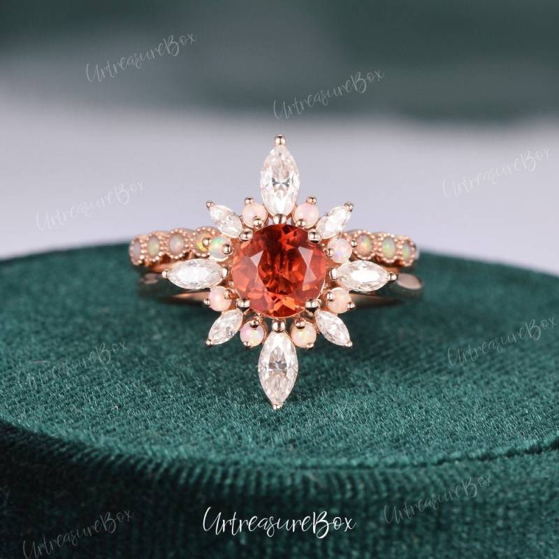 Vintage Sonnenstein Verlobungsring Rosegold Braut Set Opal Ring Einzigartiger Brillantring Art Deco Hochzeitstag von URTreasureBox
