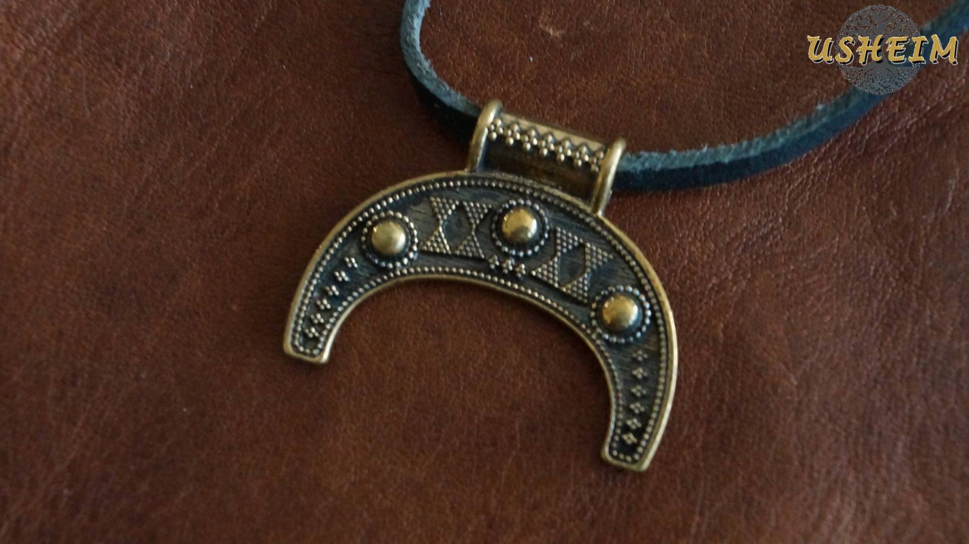 Wunderschöner Anhänger Mond Aus Bronze Lunula Version 3 Wikinger Rus Mondsichel Halbmond Keltisch Celtic Necklace Odin Germanen Vikings von USHEIM