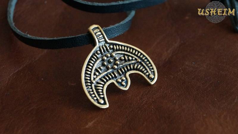 Wunderschöner Anhänger Mond Aus Bronze Lunula Version 4 Wikinger Rus Mondsichel Halbmond Keltisch Celtic Necklace Odin Germanen Vikings von USHEIM