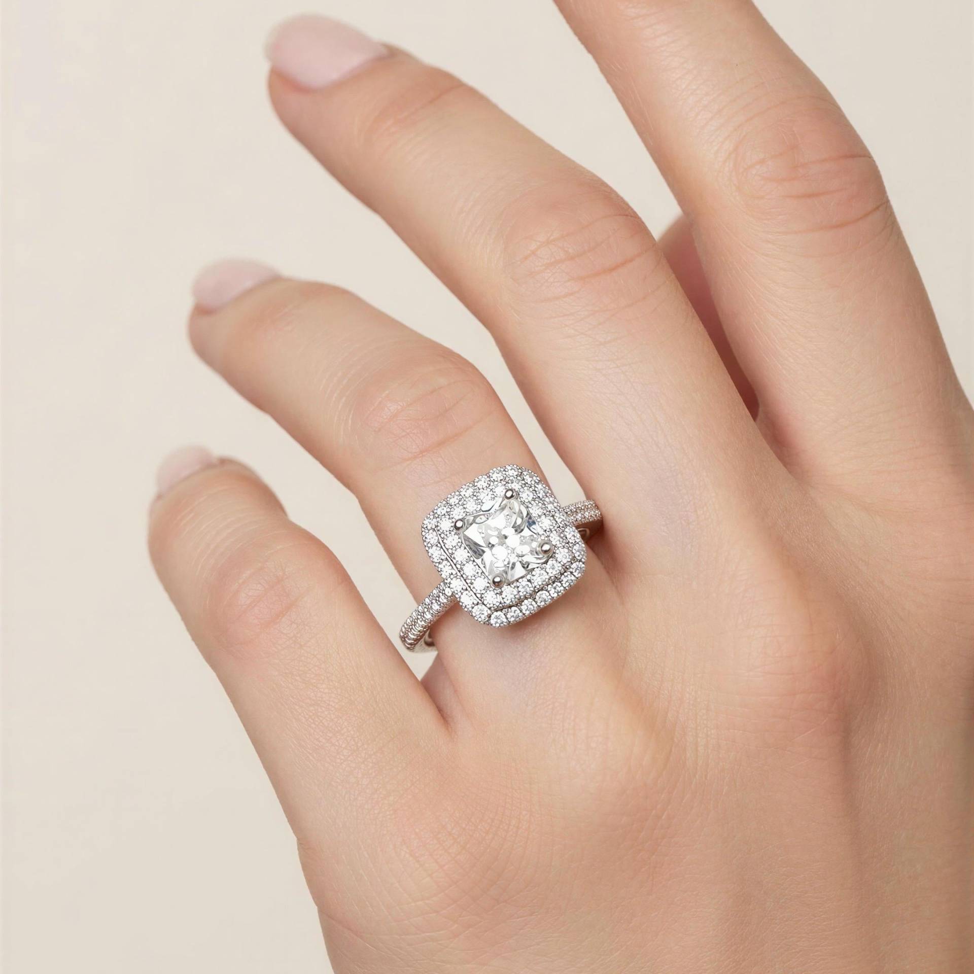 1.46Ctw Strahlender Diamant Doppel Halo Verlobungsring, 18K Weißgold Pave Band von USJewelryFactory