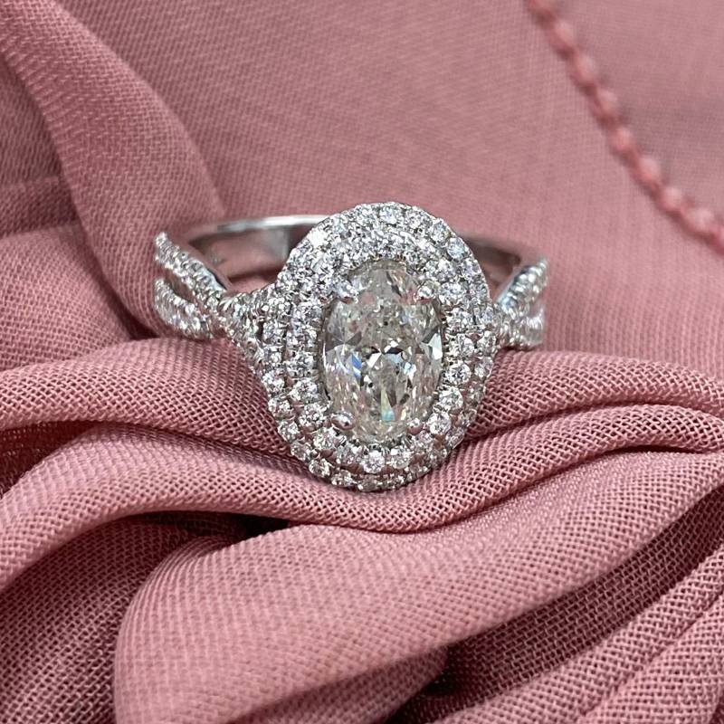 1.83 Tcw Oval Diamant Verlobungsring 18K Weißgold Split Shank Halo von USJewelryFactory