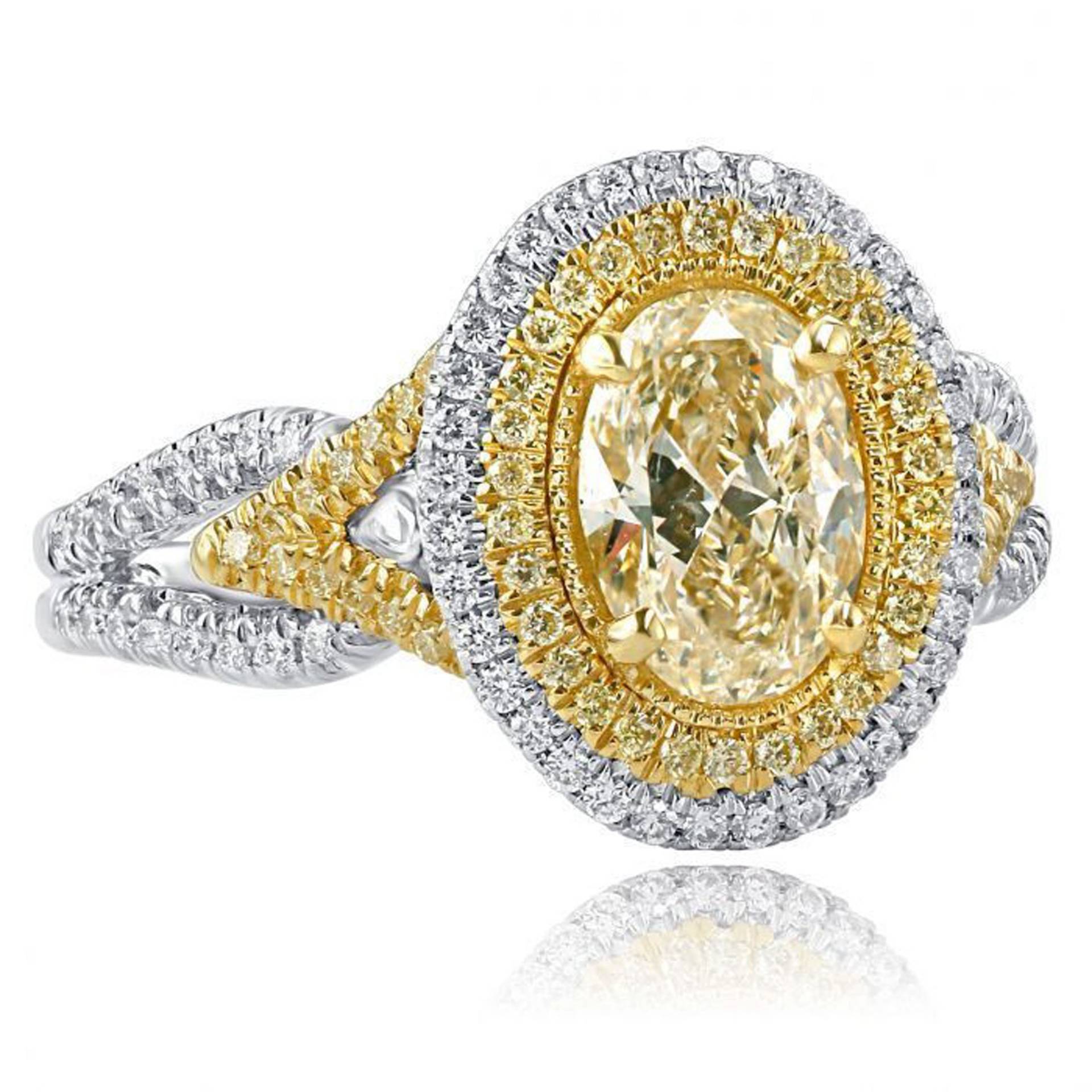 Art Deco Natürlich Oval Gelber Diamant Verlobungsring Doppelter Halo, 750 Weiß - Und Gelbgold Art Deco Natürlich Oval Gelber Diamant Verlobungsring Doppelter Halo, 750 Weiß - Und Gelbgold von USJewelryFactory
