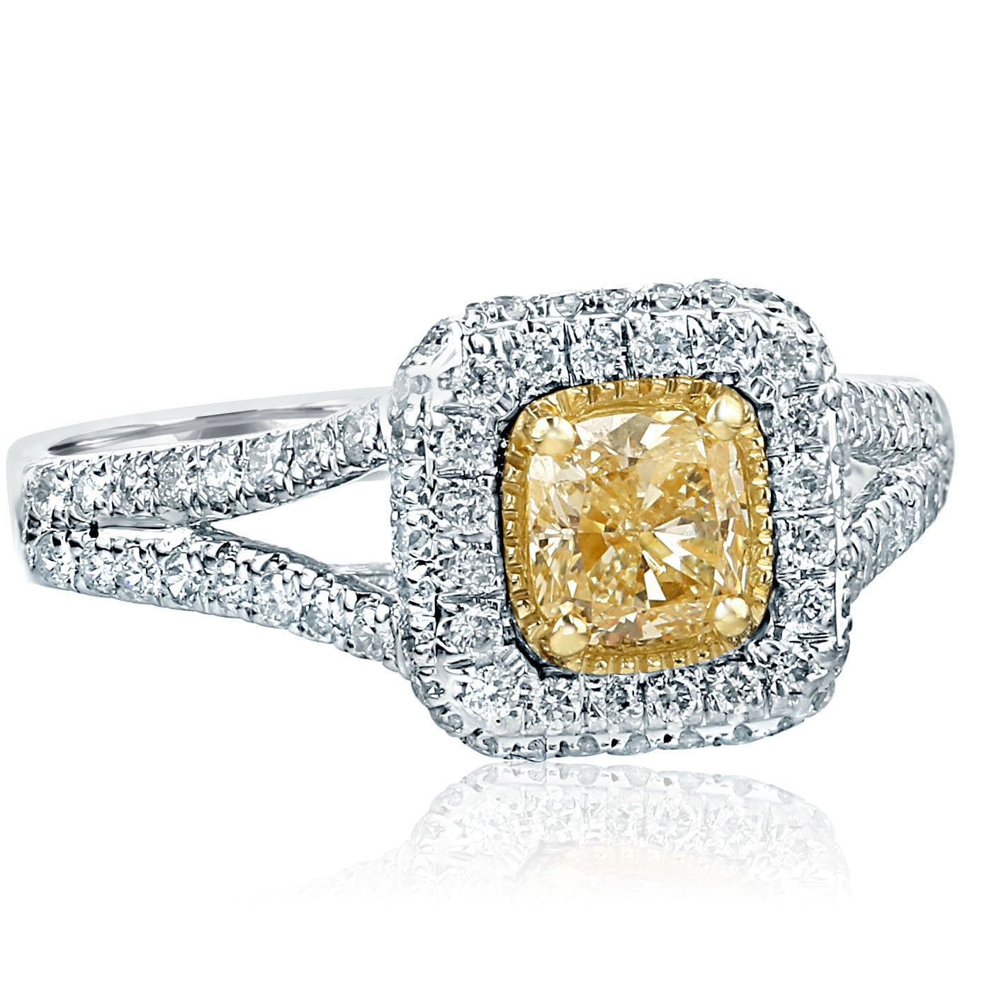 Gelber Diamantring Im Kissenschliff, 1.13Ctw Double Halo, 750 Weißgold | Geteilter Schaft von USJewelryFactory