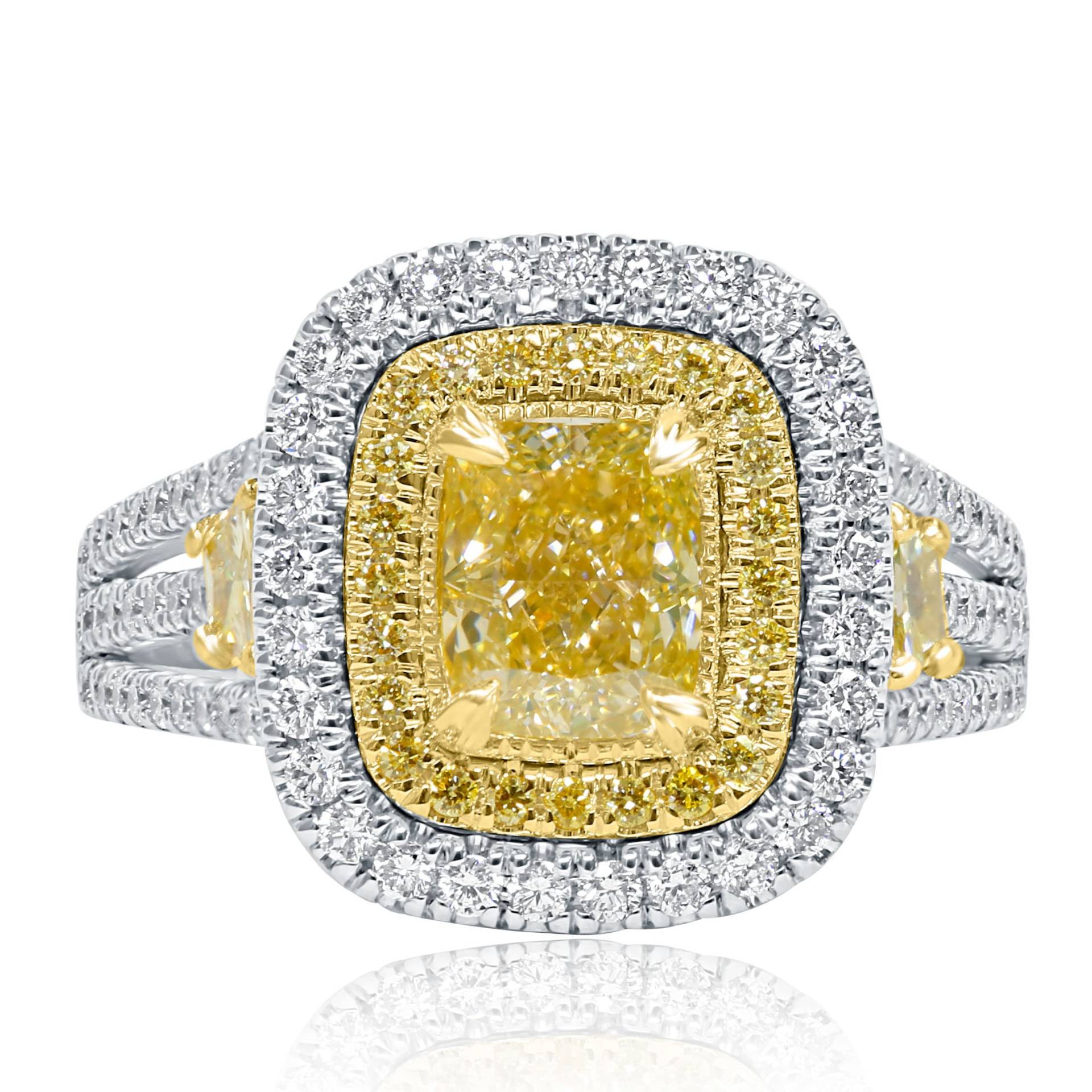 Gia Zertifiziertes 2.19 Ct Kissen Diamant Verlobungsring Mit Trapez Side Diamonds, Halo Gelber Ring, 18K Weißgold, Art Deco Design von USJewelryFactory