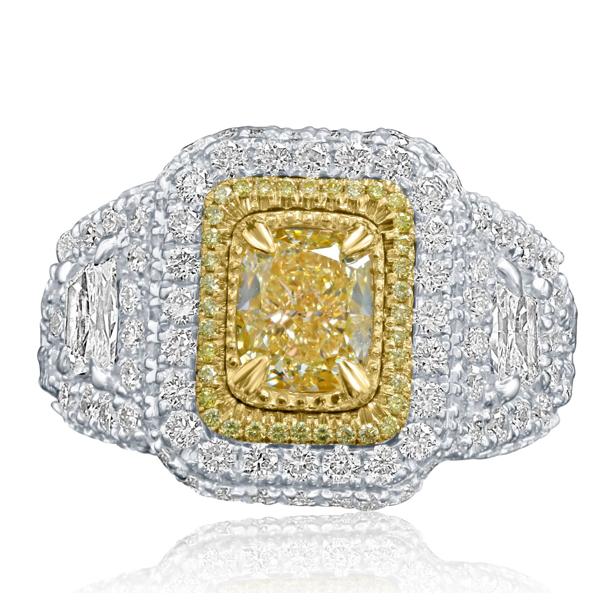 Gia Zertifiziertes 3.24Ct Kissen Hellgelb Diamant Ring, Trapez & Rundschliff Seitliche Diamanten, Verlobungsantrag Ring 18K Weißgold von USJewelryFactory