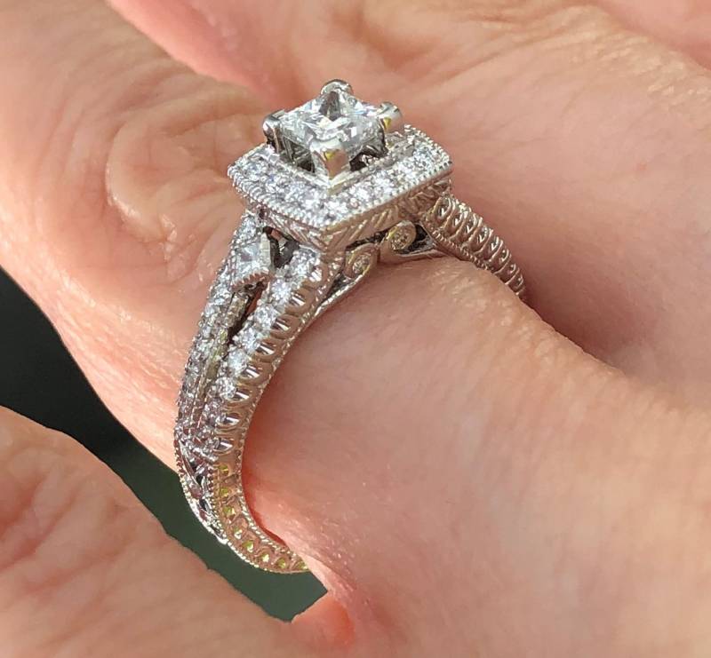 Vintage Inspirierter 1.04Ctw Princess Cut Diamant Verlobungsring, 14K Weißgold Split Schaft von USJewelryFactory