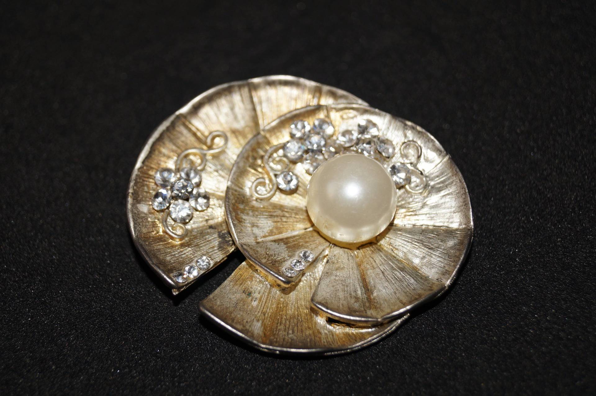 Vintage Brosche Schöne Retro Alte Antik Schmuck Sammler Geschenk Für Sie Metall Blumenbrosche von USSRvintageUA