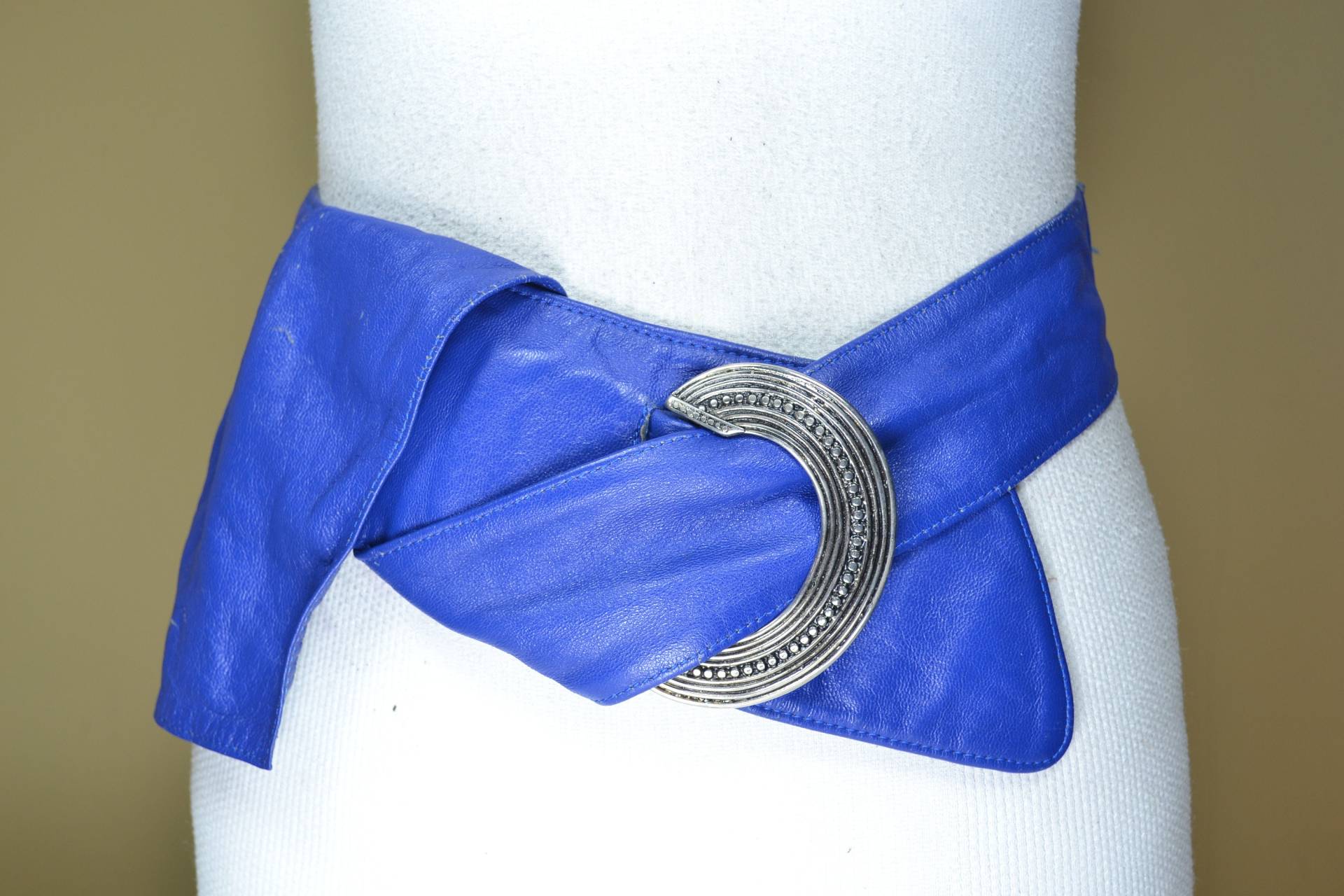 Elektrisch Blauer V-Förmiger Ledergürtel Für Frauen von UWareiton