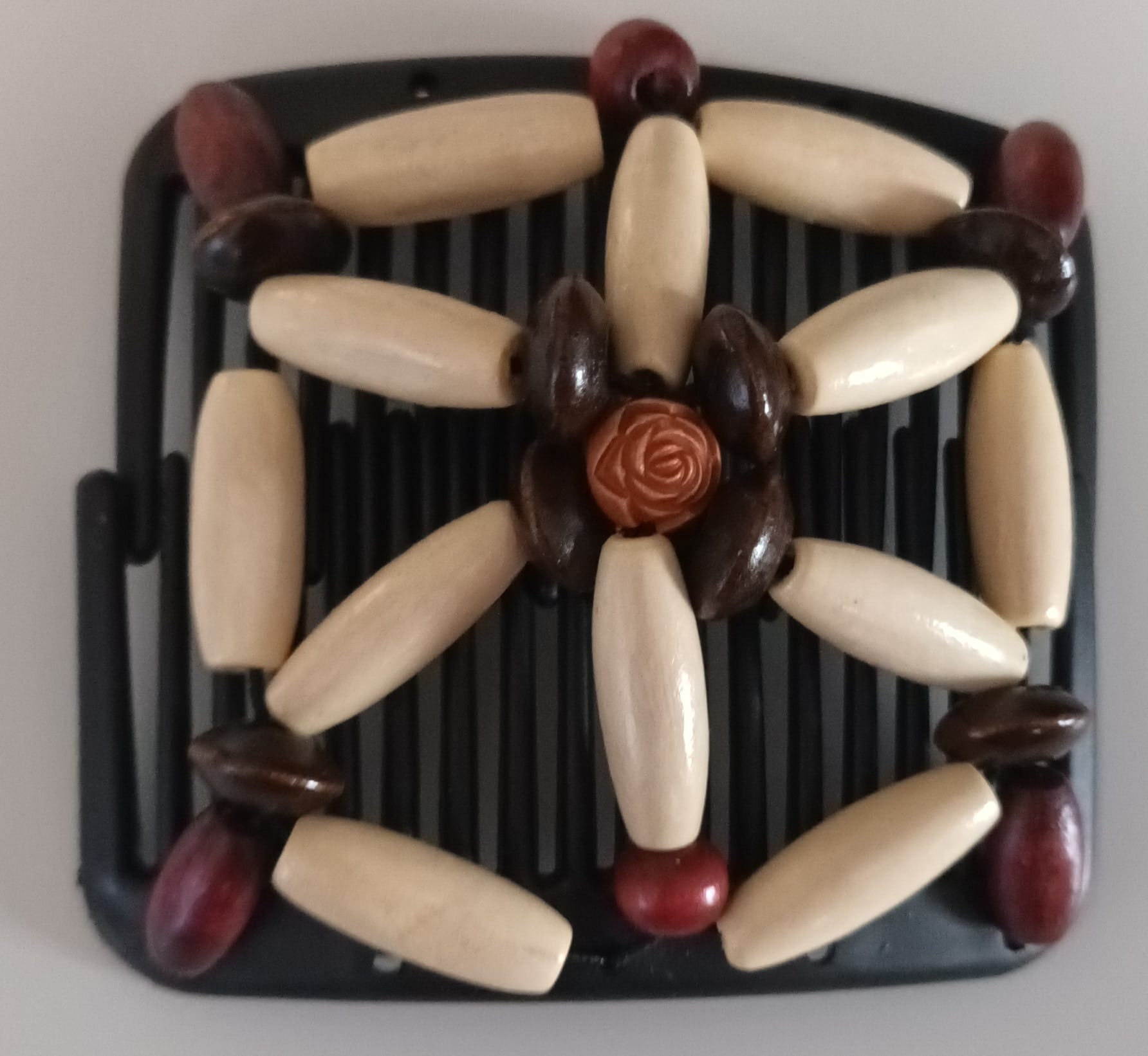 Perlen Haarkamm Für Frauen Mit Lockigem Haar, Holzperlen Bun Wrap, Boho Haarspangen Feines Schmetterling Haarclip von UbuntuDesigns4U