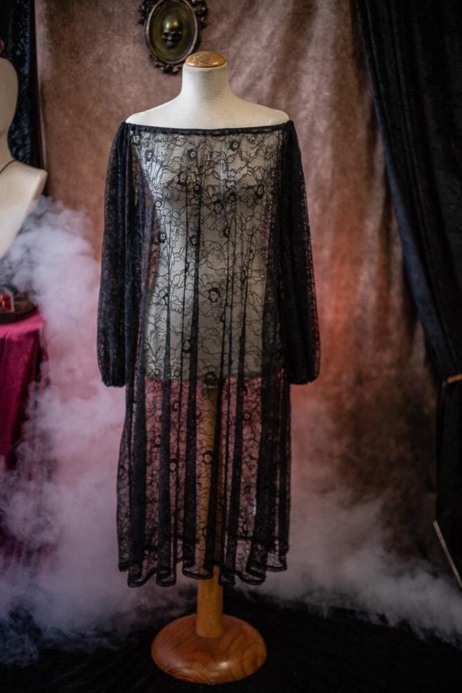 Schwarzes Spitzen Chemise Kleid Damenhemd Renaissance Bauer Unterkleid - Steampunk Larp Piraten Fantasy Vampir Kostüm Schwarzes Spitzen Chemise Kleid Damenhemd Renaissance Bauer Unterkleid - Steampunk Larp Piraten Fantasy Vampir Kostüm von UchronicTime
