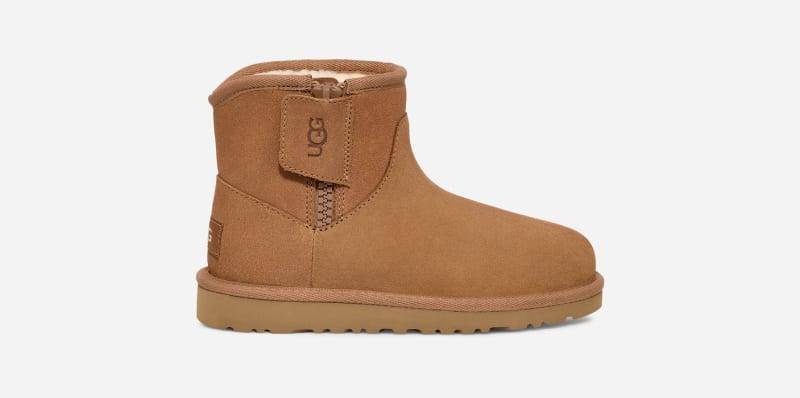 UGG® Classic Mini Adri Boot für Kinder in Brown, Größe 37 von Ugg