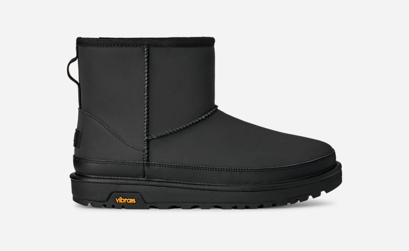 UGG® Classic Mini Reflective Boot für Herren in Black Reflective, Größe 46, Synthetik von Ugg
