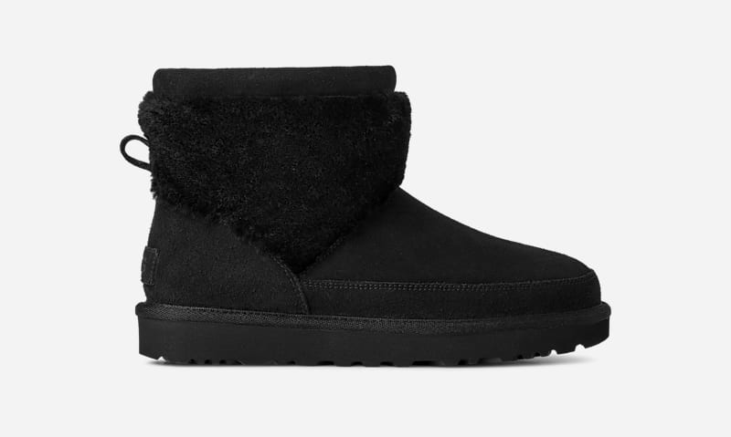 UGG® Classic Mini Snugscape Boot für Damen in Black, Größe 37, Wildleder von Ugg
