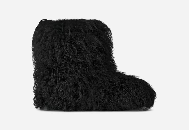 UGG® Classic Short Fluff Momma Boot für Damen in Black, Größe 38, Schaffell von Ugg
