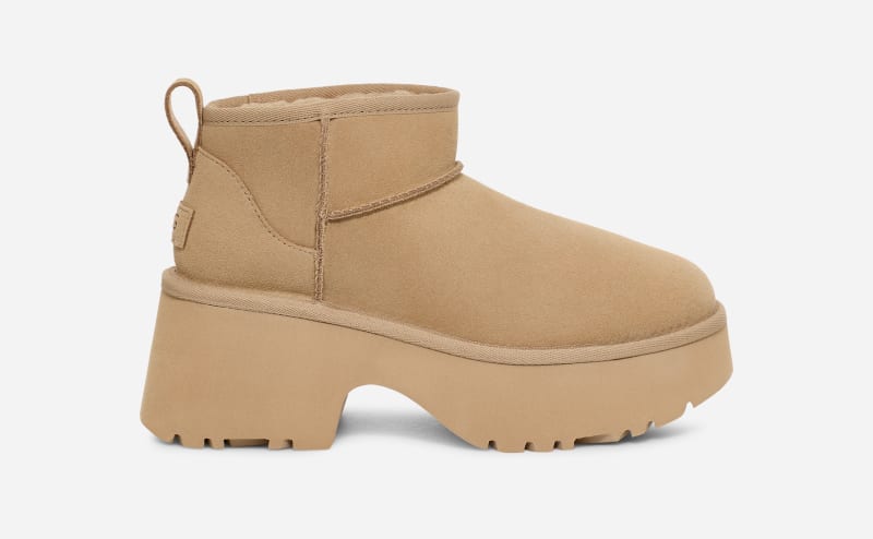 UGG® Classic Ultra Mini New Heights Boot für Damen in Brown, Größe 36, Veloursleder von Ugg