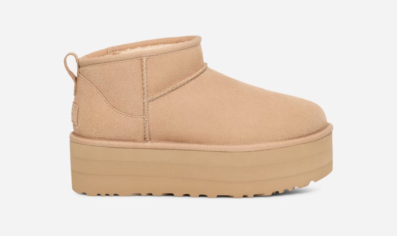 UGG® Classic Ultra Mini Plateau-Boot für Damen | UGG® EU in Brown, Größe 40, Veloursleder von Ugg